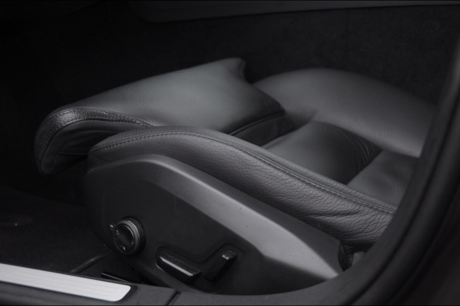 Volvo V60 B4 211PK Automaat Plus Bright / Adaptieve cruise control / BLIS / Elektrische stoelen / stuur - stoelverwarming / elektrische achterklep