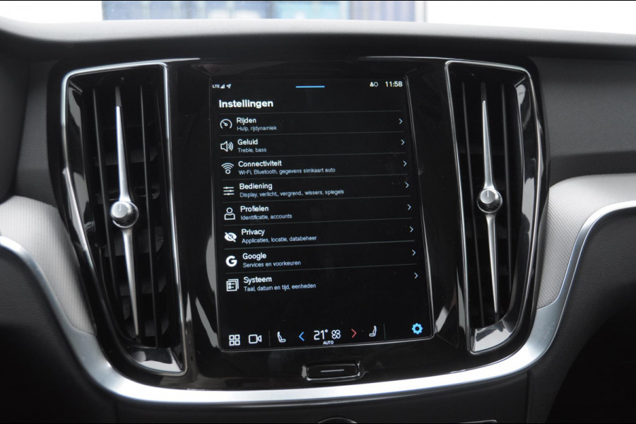 Volvo V60 B4 211PK Automaat Plus Bright / Adaptieve cruise control / BLIS / Elektrische stoelen / stuur - stoelverwarming / elektrische achterklep