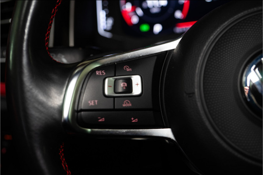 Volkswagen Polo 2.0 TSI GTI 200PK | NL AUTO+NAP | Pano | LED | Beats | Milltek | Verlaagd | Garantie