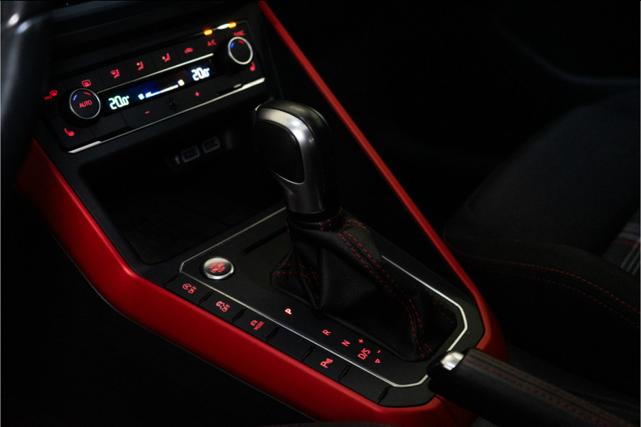 Volkswagen Polo 2.0 TSI GTI 200PK | NL AUTO+NAP | Pano | LED | Beats | Milltek | Verlaagd | Garantie