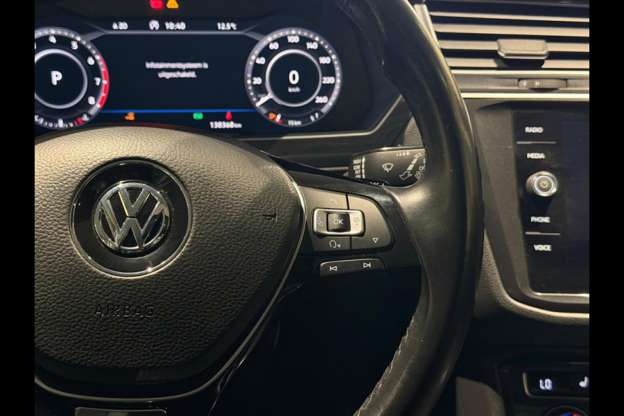 Volkswagen Tiguan 2.0 TSI 4Motion R-Line|Keyless|Pano|Trekhaak|