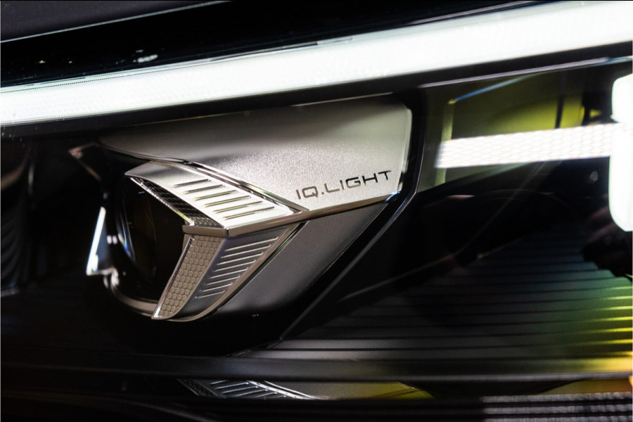 Volkswagen Tiguan 1.5 eHybrid R-Line Edition 272PK | NL AUTO | Pano | Trekhaak | 360 | IQ | Fabrieksgarantie