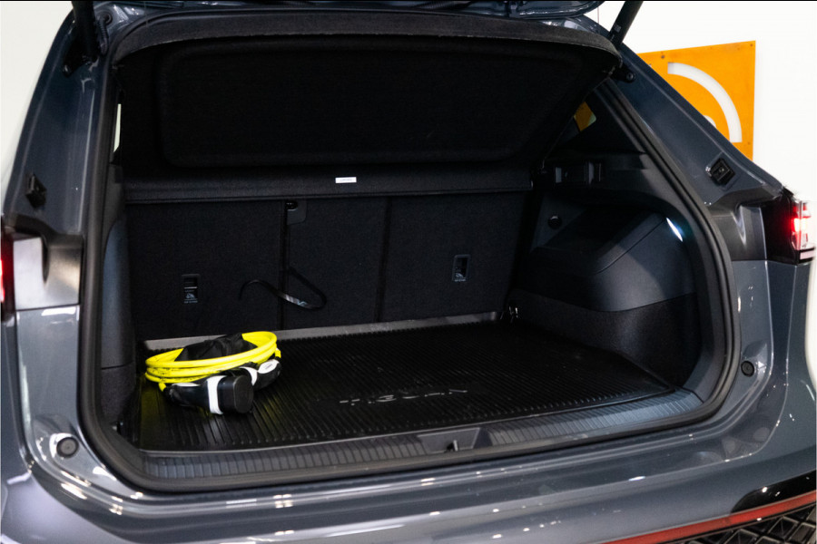 Volkswagen Tiguan 1.5 eHybrid R-Line Edition 272PK | NL AUTO | Pano | Trekhaak | 360 | IQ | Fabrieksgarantie