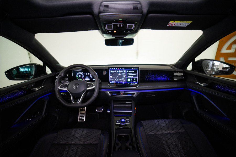 Volkswagen Tiguan 1.5 eHybrid R-Line Edition 272PK | NL AUTO | Pano | Trekhaak | 360 | IQ | Fabrieksgarantie
