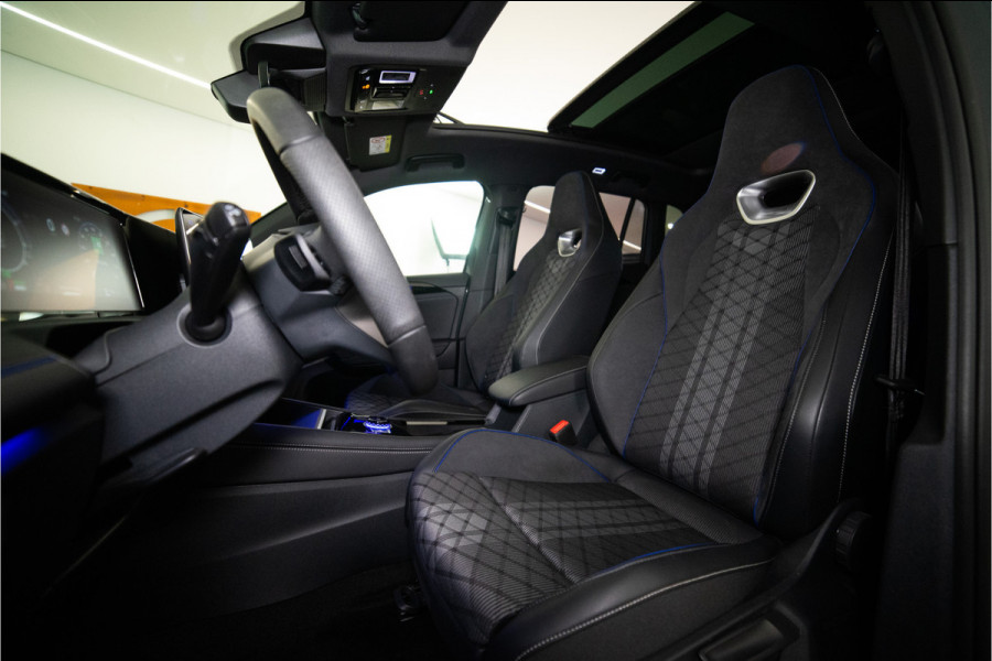 Volkswagen Tiguan 1.5 eHybrid R-Line Edition 272PK | NL AUTO | Pano | Trekhaak | 360 | IQ | Fabrieksgarantie