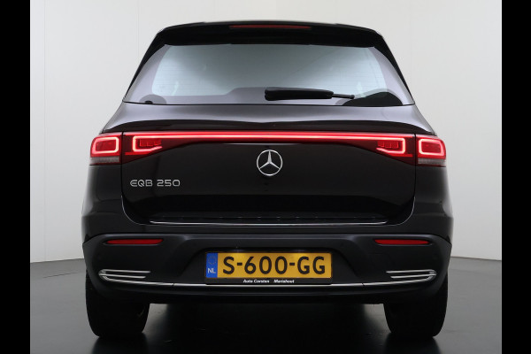 Mercedes-Benz EQB 250 7 Persoons 69kWh Stoelverwarming 1/2 Leder Navi Ecc Camera Cruisecontrol Apple Carplay Android Auto Pdc Business Line DAB Bluetooth Elek.Achterklep Led Lmv Dodehoekassistent DAB+ Rijstrooksensor 1e Eigenaar Dealeronderhouden Origineel Nederlandse Auto