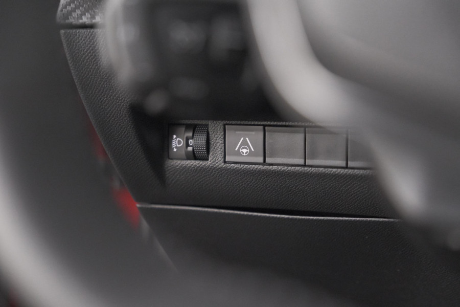 Peugeot 2008 Hybrid 145 e-DCS6 Allure | 360 Camera | Adaptieve Cruise Control | Navigatie | Dodehoekdetectie