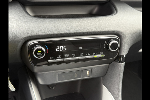 Toyota Yaris 1.5 Hybrid Team D | ACC | CarPlay | Camera | LED | DAB+
