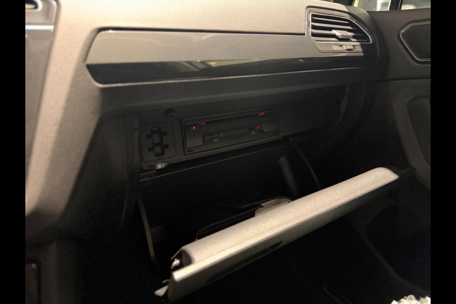 Volkswagen Tiguan 2.0 TSI 4Motion R-Line|Keyless|Pano|Trekhaak|