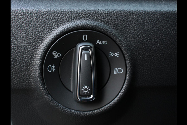 Volkswagen T-Roc 1.5 TSI DSG R-Line + IQ Drive pakket Automaat Navigatie Apple Carplay/Android Auto Climate control Lichtmetalen Velgen Extra Getint Glas LED