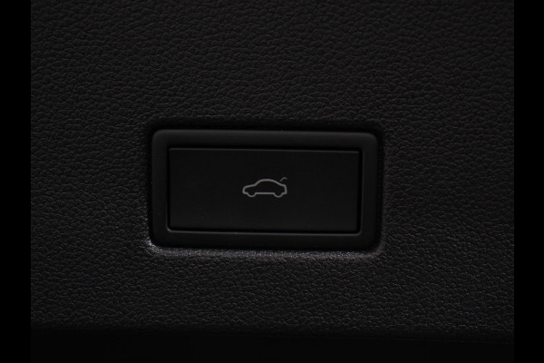 Volkswagen T-Roc 1.5 TSI DSG R-Line + IQ Drive pakket Automaat Navigatie Apple Carplay/Android Auto Climate control Lichtmetalen Velgen Extra Getint Glas LED