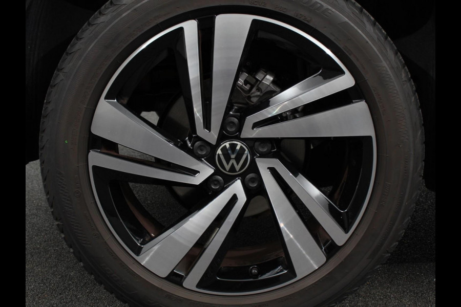 Volkswagen T-Roc 1.5 TSI DSG R-Line + IQ Drive pakket Automaat Camera Navigatie Apple Carplay/Android Auto Climate control Lichtmetalen Velgen Extra Getint Glas 18" Lichtmetalen Velgen