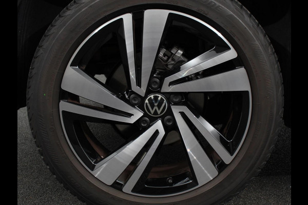 Volkswagen T-Roc 1.5 TSI DSG R-Line + IQ Drive pakket Automaat Camera Navigatie Apple Carplay/Android Auto Climate control Lichtmetalen Velgen Extra Getint Glas 18" Lichtmetalen Velgen