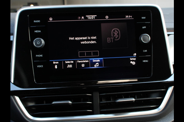 Volkswagen T-Roc 1.5 TSI DSG R-Line + IQ Drive pakket Automaat Camera Navigatie Apple Carplay/Android Auto Climate control Lichtmetalen Velgen Extra Getint Glas 18" Lichtmetalen Velgen