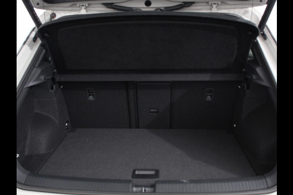 Volkswagen T-Roc 1.5 TSI DSG R-Line + IQ Drive pakket Automaat Camera Navigatie Apple Carplay/Android Auto Climate control Lichtmetalen Velgen Extra Getint Glas 18" Lichtmetalen Velgen