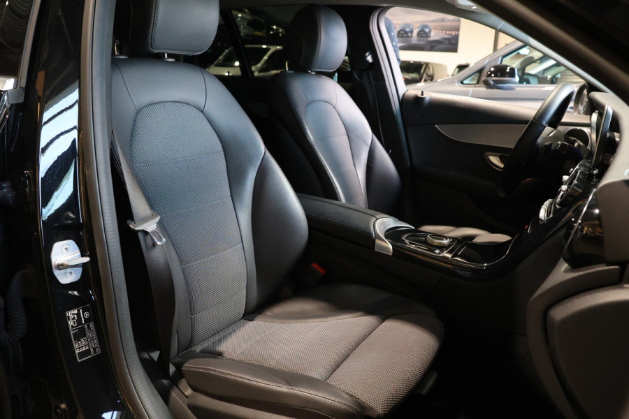 Mercedes-Benz C-Klasse Estate 180 Avantgarde | Inc BTW | Head-Up | Stoelverwarming | CarPlay | Lederen bekleding | 19'' AMG velgen | Cruise control | F1 Flippers | Nieuwe APK | Dealer onderhouden | Facelift model