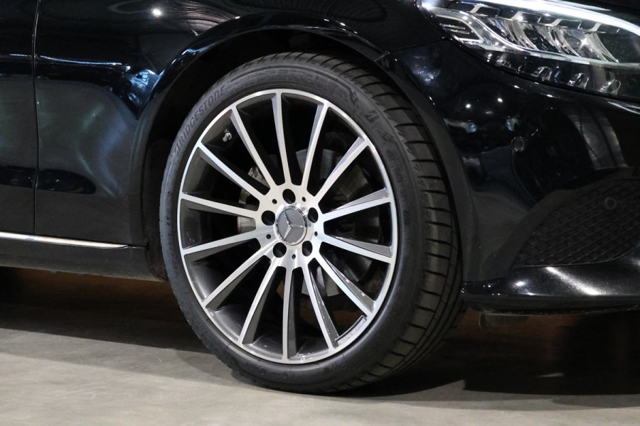 Mercedes-Benz C-Klasse Estate 180 Avantgarde | Inc BTW | Head-Up | Stoelverwarming | CarPlay | Lederen bekleding | 19'' AMG velgen | Cruise control | F1 Flippers | Nieuwe APK | Dealer onderhouden | Facelift model