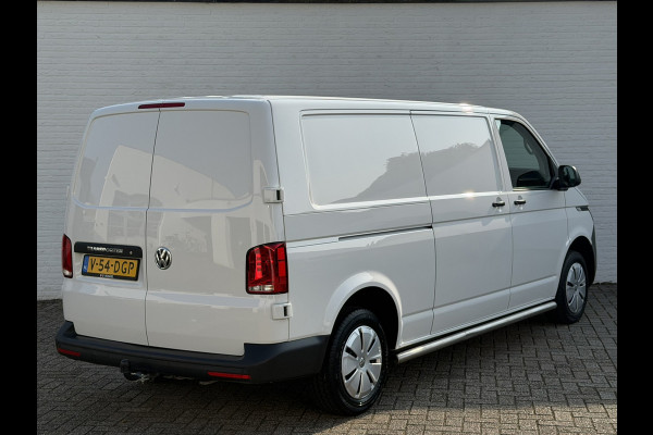 Volkswagen Transporter 2.0 TDI L2H1 Trekhaak Pdc V+A Carplay Navigatie Cruise Airco
