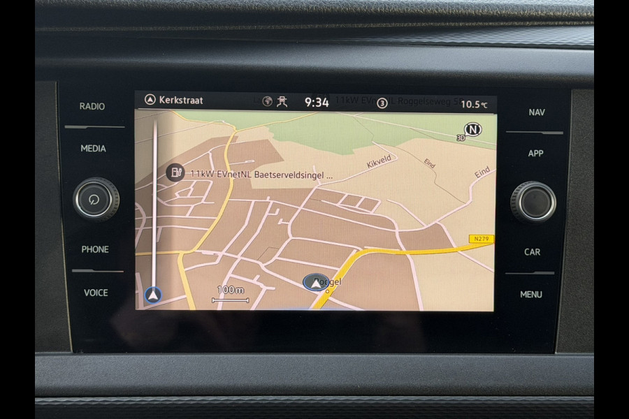 Volkswagen Transporter 2.0 TDI L2H1 Trekhaak Pdc V+A Carplay Navigatie Cruise Airco