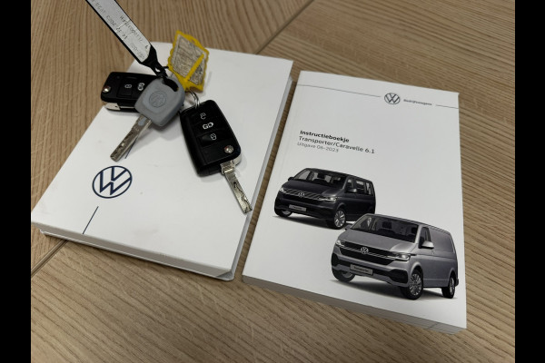 Volkswagen Transporter 2.0 TDI L2H1 Trekhaak Pdc V+A Carplay Navigatie Cruise Airco