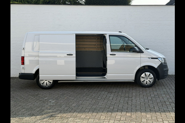 Volkswagen Transporter 2.0 TDI L2H1 Trekhaak Pdc V+A Carplay Navigatie Cruise Airco