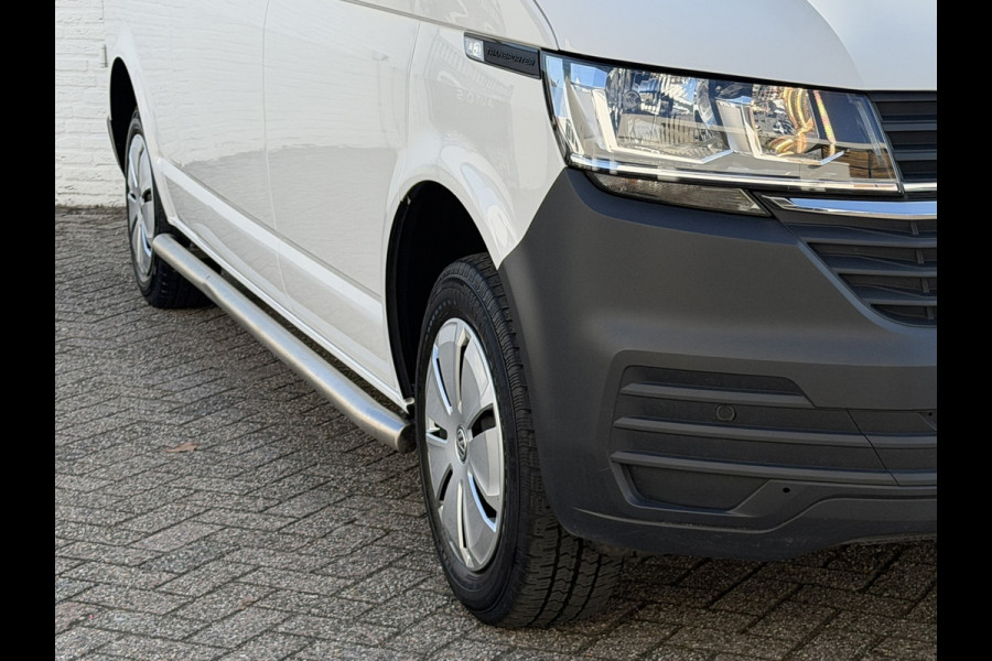 Volkswagen Transporter 2.0 TDI L2H1 Trekhaak Pdc V+A Carplay Navigatie Cruise Airco