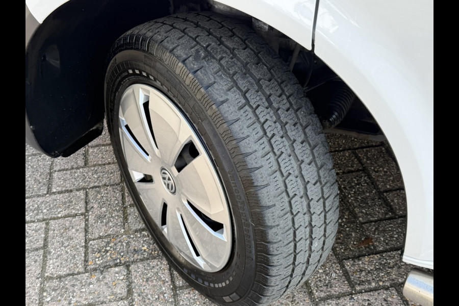 Volkswagen Transporter 2.0 TDI L2H1 Trekhaak Pdc V+A Carplay Navigatie Cruise Airco