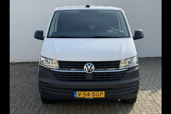 Volkswagen Transporter 2.0 TDI L2H1 Trekhaak Pdc V+A Carplay Navigatie Cruise Airco
