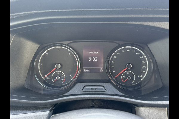 Volkswagen Transporter 2.0 TDI L2H1 Trekhaak Pdc V+A Carplay Navigatie Cruise Airco