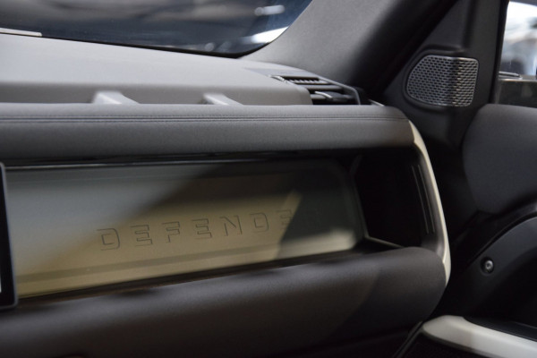 Land Rover Defender 110 2.0 P400e 110 X-Dynamic SE Panoramadak|1e Eig|Dealer onderhouden|BTW