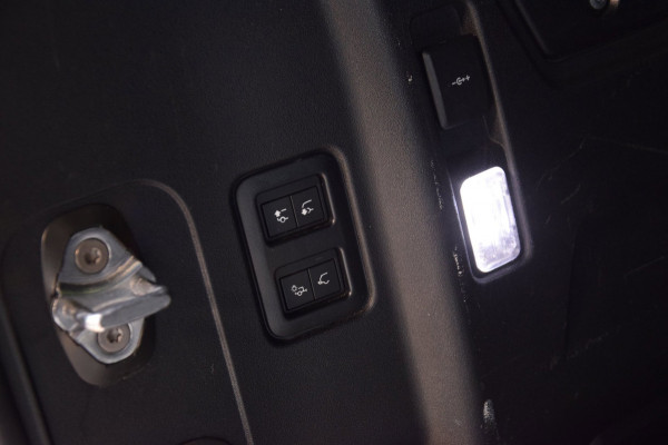 Land Rover Defender 110 2.0 P400e 110 X-Dynamic SE Panoramadak|1e Eig|Dealer onderhouden|BTW