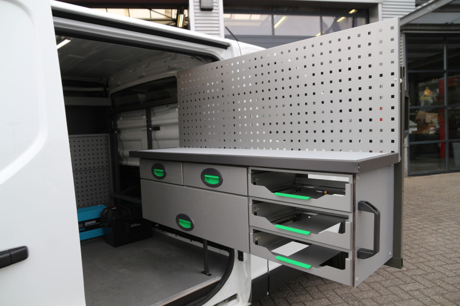 Renault Trafic 2.0 DCI 150 | Aut. | 2x Schuifdeur | Omvormer | Inrichting | Airco..