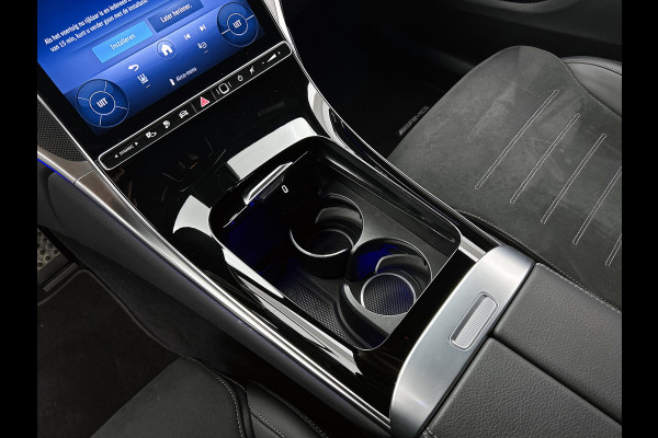 Mercedes-Benz GLC 300 e 4MATIC AMG Plug-In Hybride AMG Line | Night Pakket | Digital Licht | Trekhaak | Distronic | Memory Voorstoelen | Stoel en Stuurverwarming. Inclusief 24 maanden Mercedes-Benz Certified garantie voor Europa.