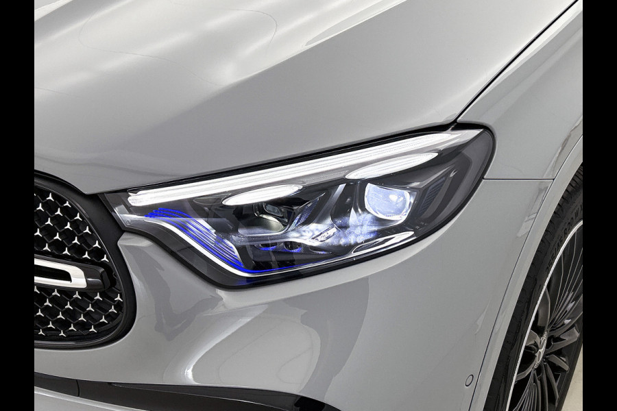 Mercedes-Benz GLC 300 e 4MATIC AMG Plug-In Hybride AMG Line | Night Pakket | Digital Licht | Trekhaak | Distronic | Memory Voorstoelen | Stoel en Stuurverwarming. Inclusief 24 maanden Mercedes-Benz Certified garantie voor Europa.
