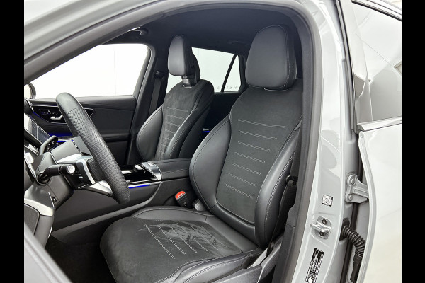 Mercedes-Benz GLC 300 e 4MATIC AMG Plug-In Hybride AMG Line | Night Pakket | Digital Licht | Trekhaak | Distronic | Memory Voorstoelen | Stoel en Stuurverwarming. Inclusief 24 maanden Mercedes-Benz Certified garantie voor Europa.