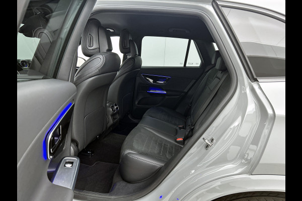 Mercedes-Benz GLC 300 e 4MATIC AMG Plug-In Hybride AMG Line | Night Pakket | Digital Licht | Trekhaak | Distronic | Memory Voorstoelen | Stoel en Stuurverwarming. Inclusief 24 maanden Mercedes-Benz Certified garantie voor Europa.