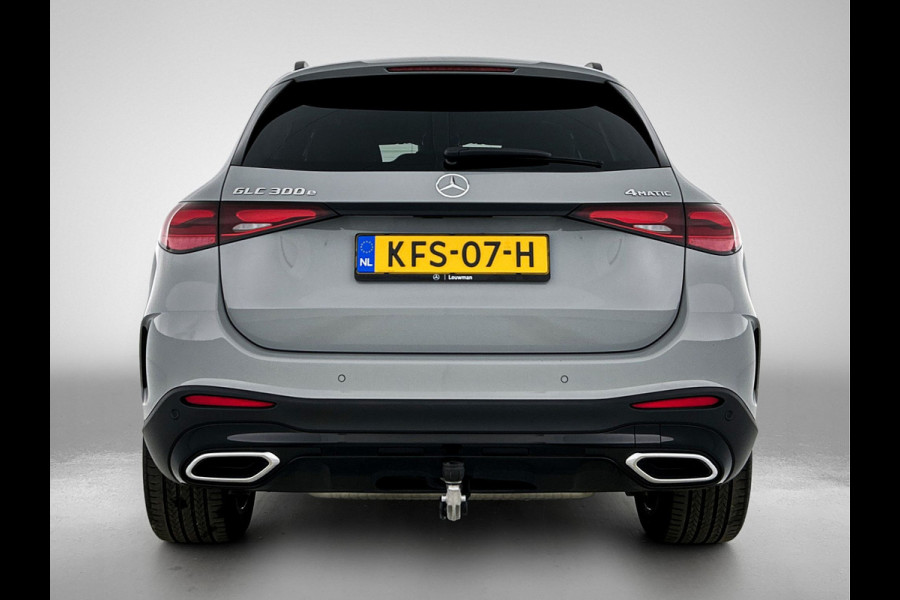 Mercedes-Benz GLC 300 e 4MATIC AMG Plug-In Hybride AMG Line | Night Pakket | Digital Licht | Trekhaak | Distronic | Memory Voorstoelen | Stoel en Stuurverwarming. Inclusief 24 maanden Mercedes-Benz Certified garantie voor Europa.
