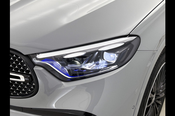 Mercedes-Benz GLC 300 e 4MATIC AMG Plug-In Hybride AMG Line | Night Pakket | Digital Licht | Trekhaak | Distronic | Memory Voorstoelen | Stoel en Stuurverwarming. Inclusief 24 maanden Mercedes-Benz Certified garantie voor Europa.
