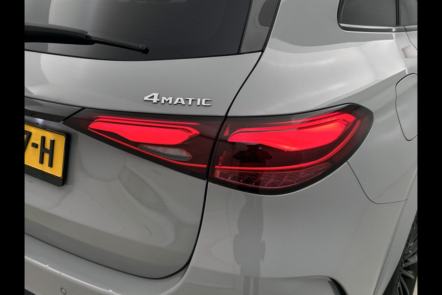 Mercedes-Benz GLC 300 e 4MATIC AMG Plug-In Hybride AMG Line | Night Pakket | Digital Licht | Trekhaak | Distronic | Memory Voorstoelen | Stoel en Stuurverwarming. Inclusief 24 maanden Mercedes-Benz Certified garantie voor Europa.