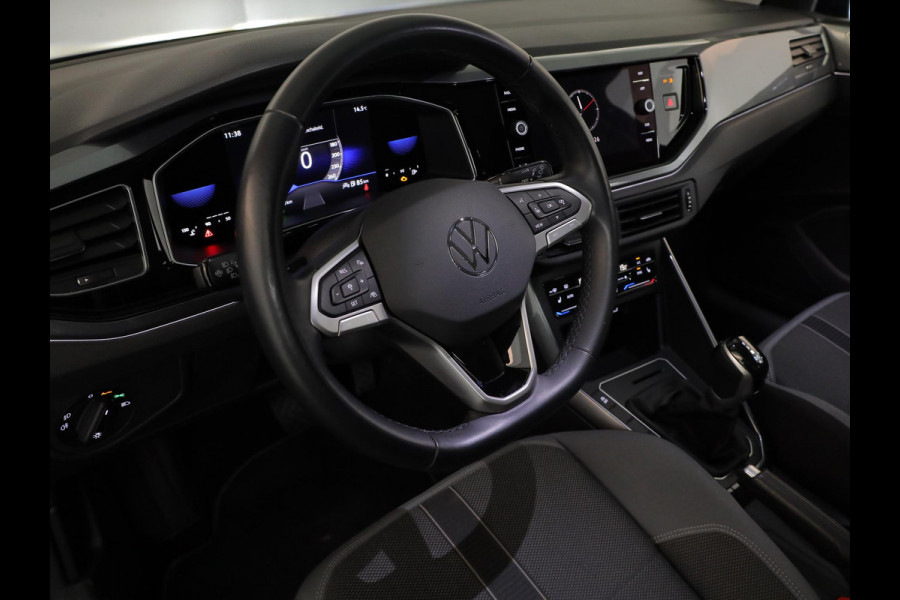 Volkswagen Polo 1.0 TSI Style 110 pk Automaat (DSG) | Navigatie via App | Parkeersensoren (Park assist) | Achteruitrijcamera | Autom. airco | Stoelverwarming |
