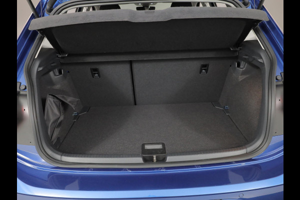 Volkswagen Polo 1.0 TSI Style 110 pk Automaat (DSG) | Navigatie via App | Parkeersensoren (Park assist) | Achteruitrijcamera | Autom. airco | Stoelverwarming |