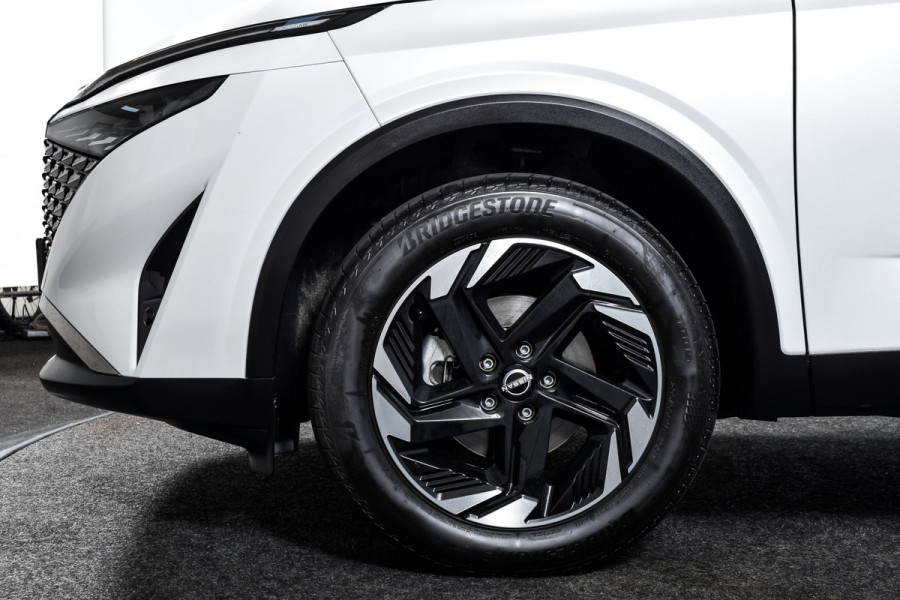 Nissan QASHQAI 1.3 MHEV 158 PK Xtronic N-Connecta - Automaat | Panodak | Cold Pack | Dig. Cockpit | Adapt. Cruise | 360 Camera | PDC | NAV + App Connect | LM 18" | ECC | 5765