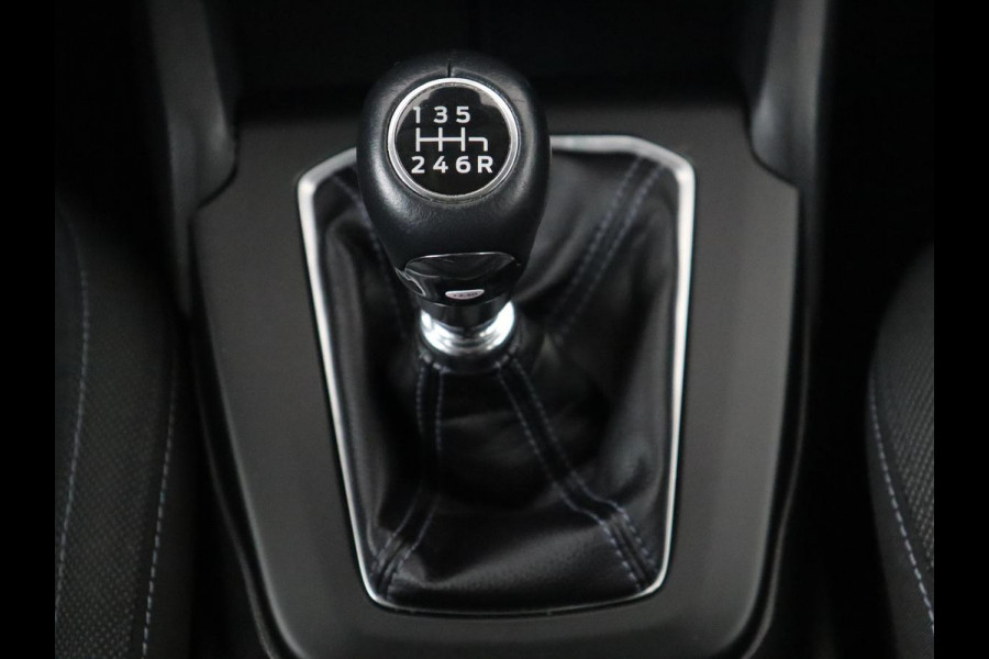 Ford Focus 1.0 EcoBoost Hybrid Active X | Carplay | Navigatie | Full LED | Keyless | DAB | Digital Cockpit | Climate control | Parkeerhulp | Cruise control | Blueooth