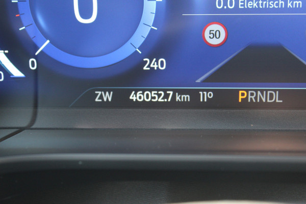 Ford Kuga 2.5-225pk PHEV 'Vignale' Plug-in Hybrid Automaat. Luxe hybride rijden voor een reëel bedrag ! Adaptieve Cruise Control, Climate Control, Stoel-, stuur-, voorraam- en achterbankverwarming, Side- en lane assist, Camera, Head-up display etc.