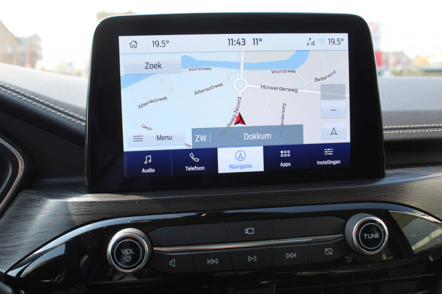 Ford Kuga 2.5-225pk PHEV 'Vignale' Plug-in Hybrid Automaat. Luxe hybride rijden voor een reëel bedrag ! Adaptieve Cruise Control, Climate Control, Stoel-, stuur-, voorraam- en achterbankverwarming, Side- en lane assist, Camera, Head-up display etc.