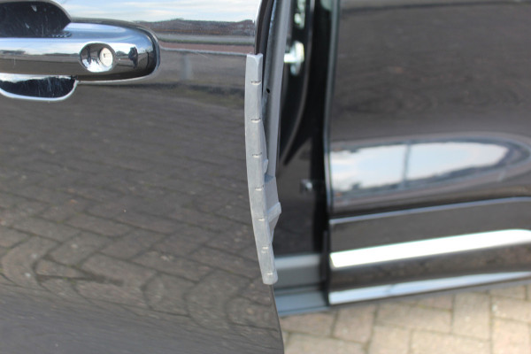 Ford Kuga 2.5-225pk PHEV 'Vignale' Plug-in Hybrid Automaat. Luxe hybride rijden voor een reëel bedrag ! Adaptieve Cruise Control, Climate Control, Stoel-, stuur-, voorraam- en achterbankverwarming, Side- en lane assist, Camera, Head-up display etc.