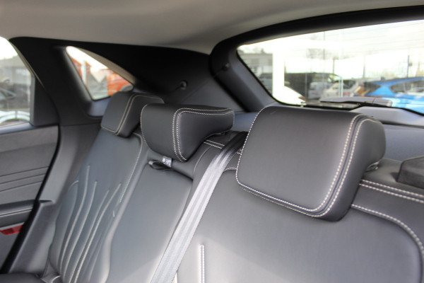 Ford Kuga 2.5-225pk PHEV 'Vignale' Plug-in Hybrid Automaat. Luxe hybride rijden voor een reëel bedrag ! Adaptieve Cruise Control, Climate Control, Stoel-, stuur-, voorraam- en achterbankverwarming, Side- en lane assist, Camera, Head-up display etc.