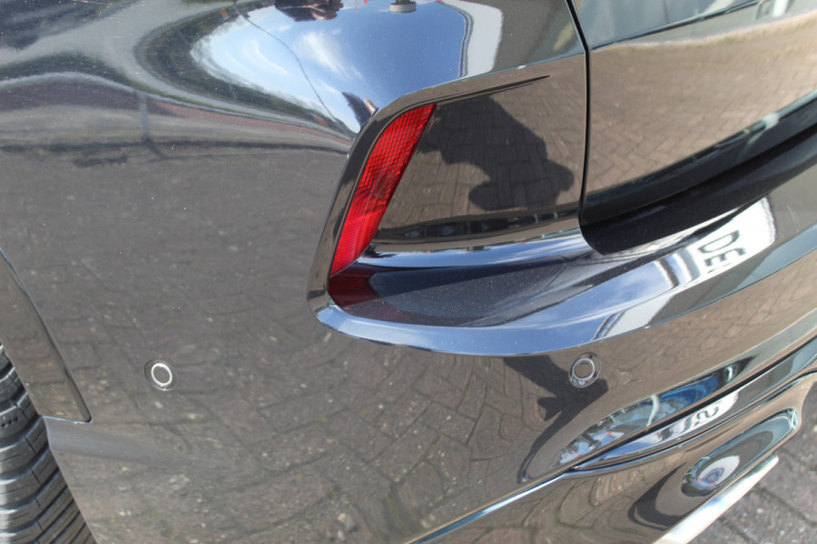 Ford Kuga 2.5-225pk PHEV 'Vignale' Plug-in Hybrid Automaat. Luxe hybride rijden voor een reëel bedrag ! Adaptieve Cruise Control, Climate Control, Stoel-, stuur-, voorraam- en achterbankverwarming, Side- en lane assist, Camera, Head-up display etc.