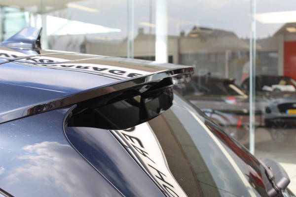 Ford Kuga 2.5-225pk PHEV 'Vignale' Plug-in Hybrid Automaat. Luxe hybride rijden voor een reëel bedrag ! Adaptieve Cruise Control, Climate Control, Stoel-, stuur-, voorraam- en achterbankverwarming, Side- en lane assist, Camera, Head-up display etc.