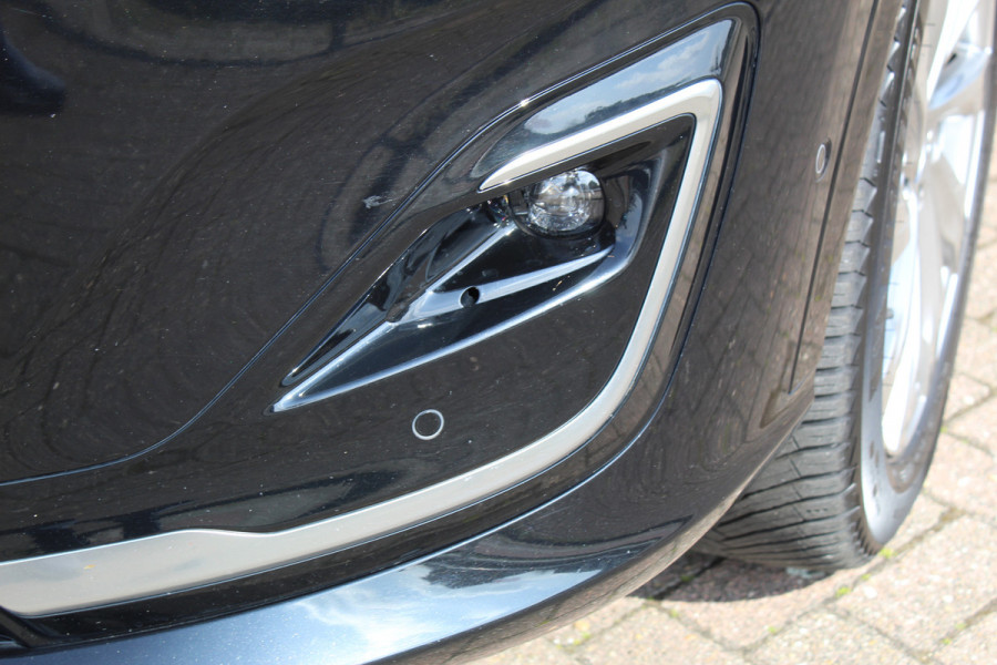 Ford Kuga 2.5-225pk PHEV 'Vignale' Plug-in Hybrid Automaat. Luxe hybride rijden voor een reëel bedrag ! Adaptieve Cruise Control, Climate Control, Stoel-, stuur-, voorraam- en achterbankverwarming, Side- en lane assist, Camera, Head-up display etc.